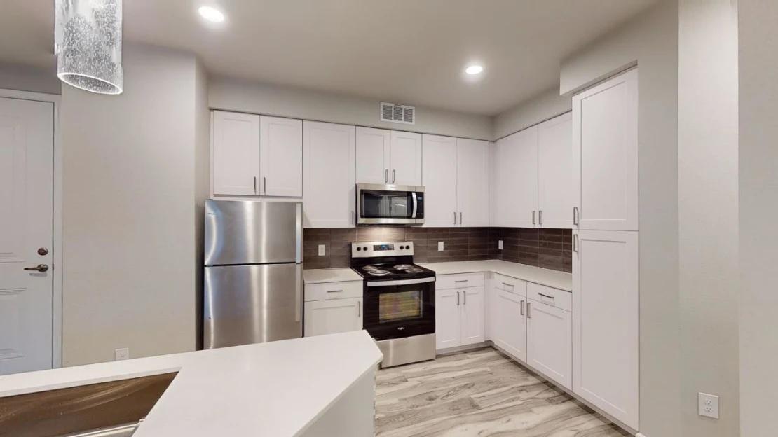 https://cdn.rentalbeast.com/listings/10038353_1723014457426.jpg.rbm
