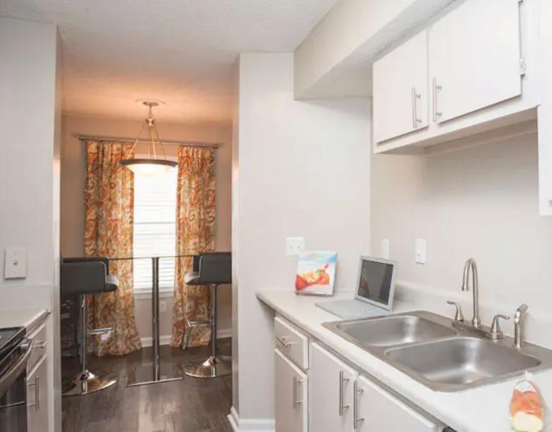 https://cdn.rentalbeast.com/listings/10090533_1723799935502.jpg.rbm