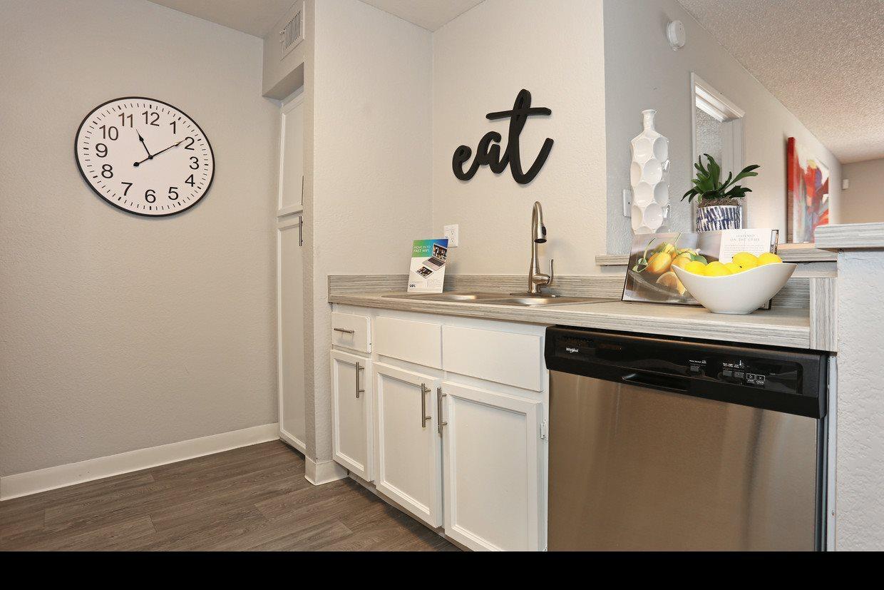https://cdn.rentalbeast.com/listings/10169254_1725191790153.jpg.rbm