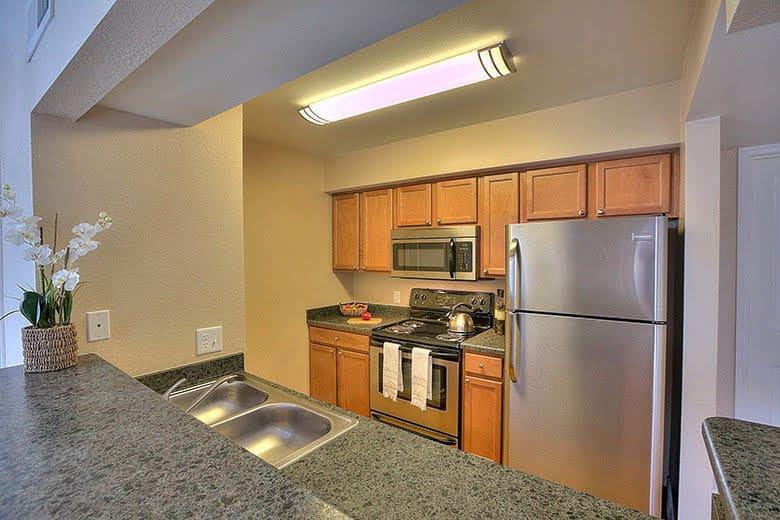 https://cdn.rentalbeast.com/listings/10239637_1726472260842.jpg.rbm