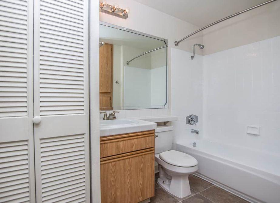 https://cdn.rentalbeast.com/listings/10281519_1726800151384.jpg.rbm