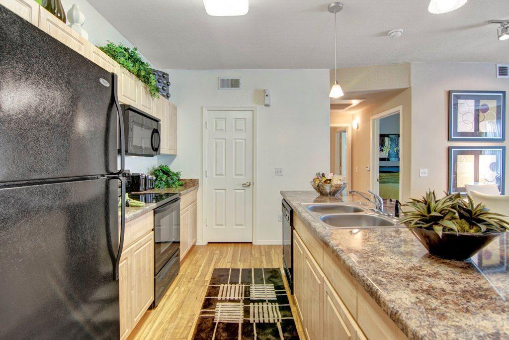 https://cdn.rentalbeast.com/listings/10324418_1727163651267.jpg.rbm