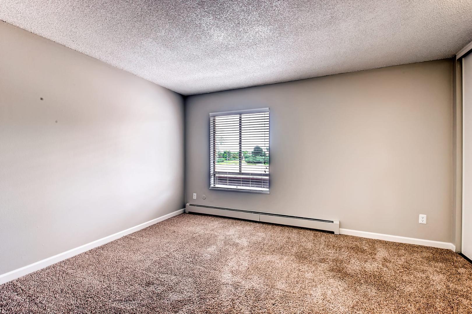 https://cdn.rentalbeast.com/listings/10337413_1727348222703.jpg.rbm