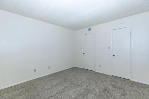 https://cdn.rentalbeast.com/listings/10353856_1727735923217.jpg.rbm