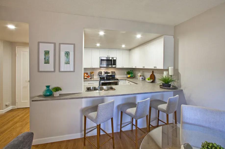 https://cdn.rentalbeast.com/listings/10356393_1727768126261.jpg.rbm