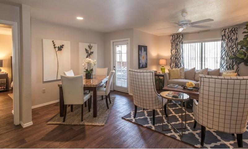 https://cdn.rentalbeast.com/listings/10358598_1727801755366.jpg.rbm