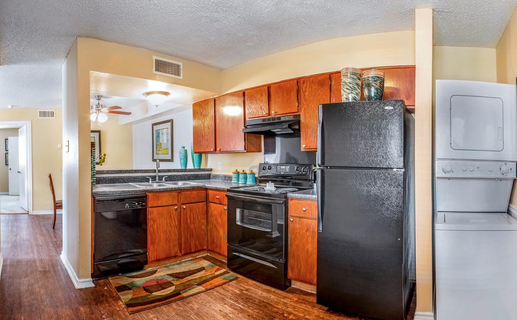 https://cdn.rentalbeast.com/listings/10388007_1728275553621.jpg.rbm