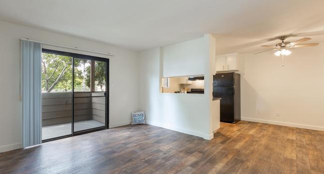https://cdn.rentalbeast.com/listings/10388009_1728275733878.jpg.rbm