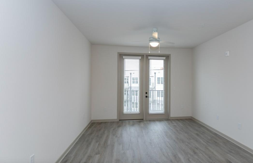 https://cdn.rentalbeast.com/listings/10390998_1728353771317.jpg.rbm