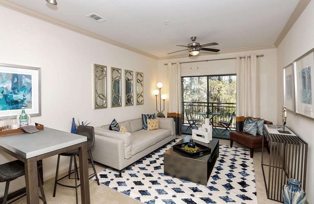 https://cdn.rentalbeast.com/listings/10398373_1728460039721.jpg.rbm