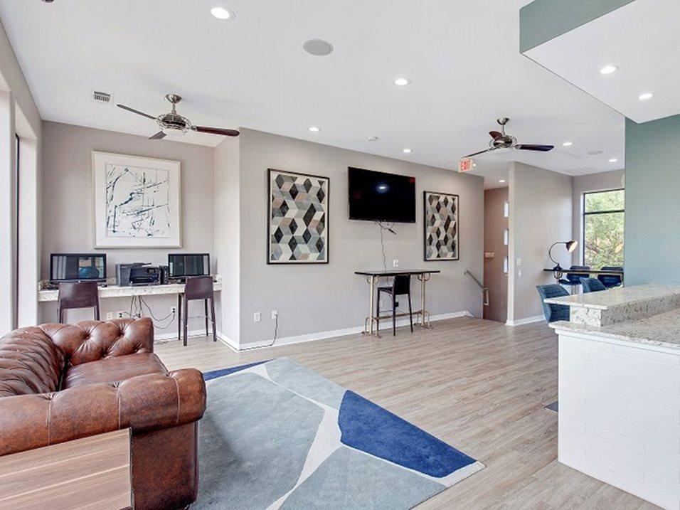 https://cdn.rentalbeast.com/listings/10415439_1728638693826.jpg.rbm