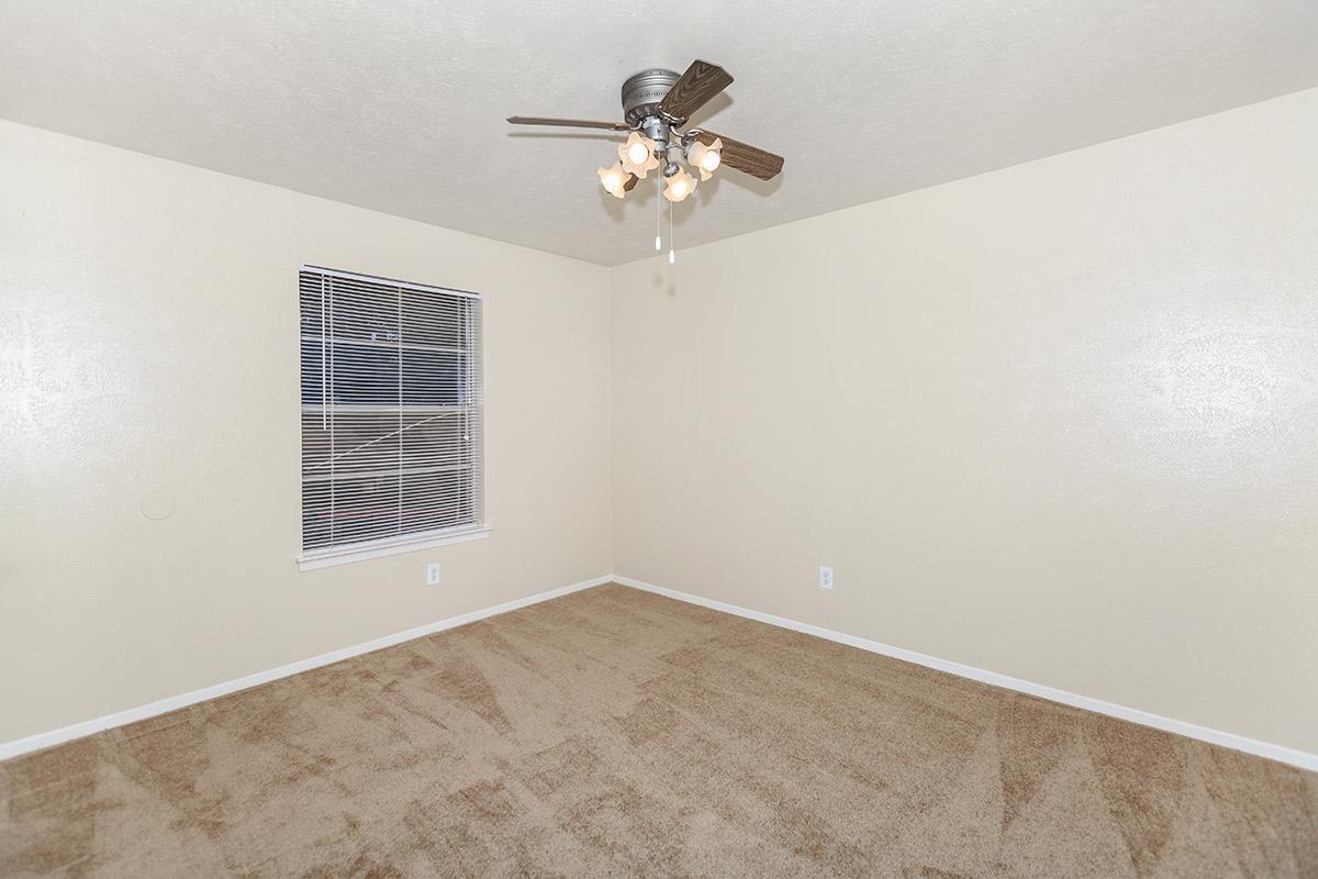 https://cdn.rentalbeast.com/listings/10460865_1729075497375.jpg.rbm