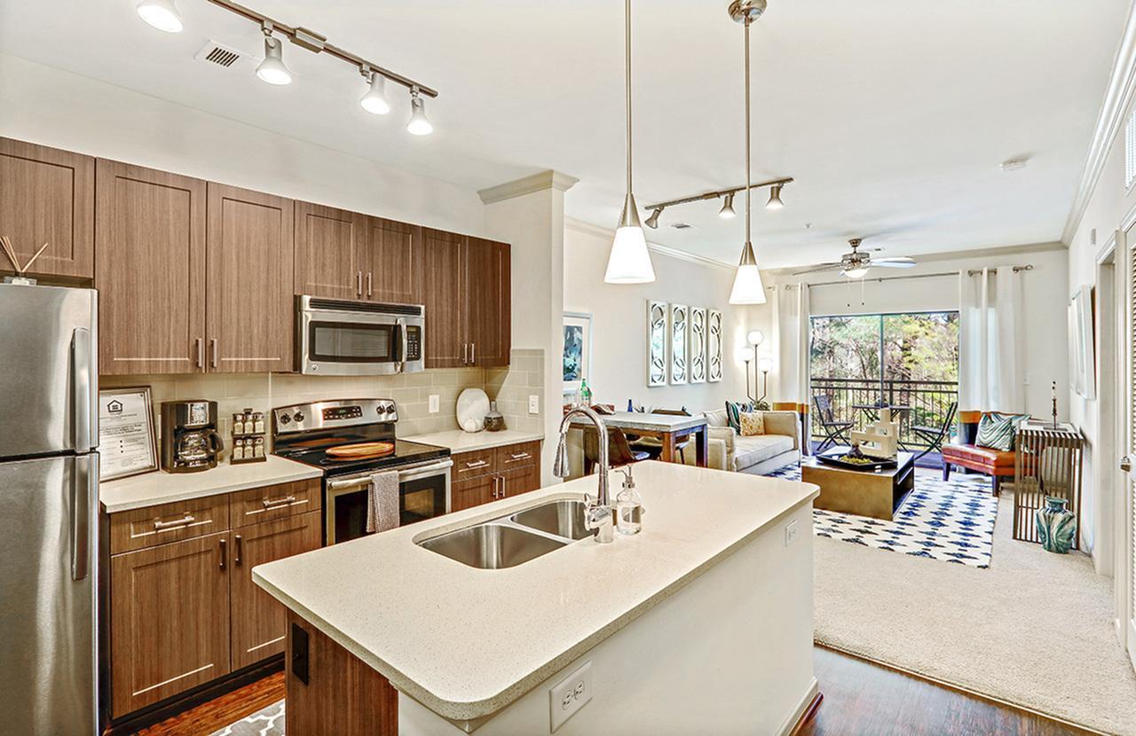 https://cdn.rentalbeast.com/listings/10496720_1729579671632.jpg.rbm