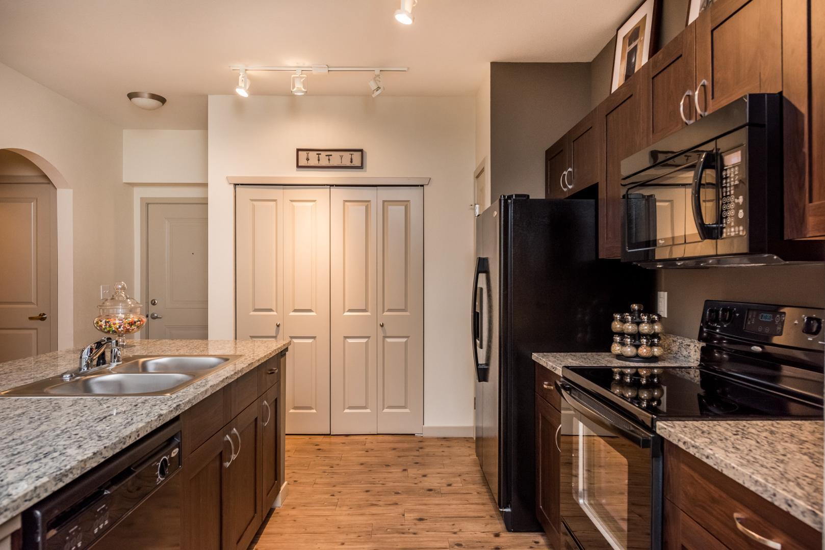 https://cdn.rentalbeast.com/listings/10496851_1729585038099.jpg.rbm