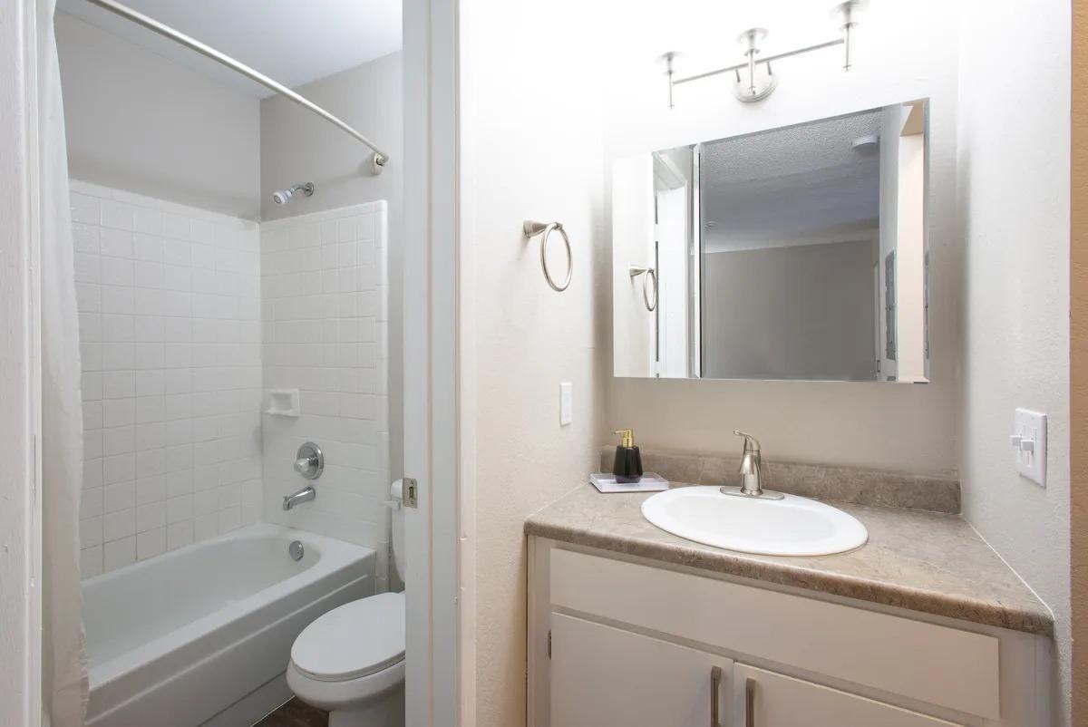 https://cdn.rentalbeast.com/listings/10509154_1729749272363.jpg.rbm