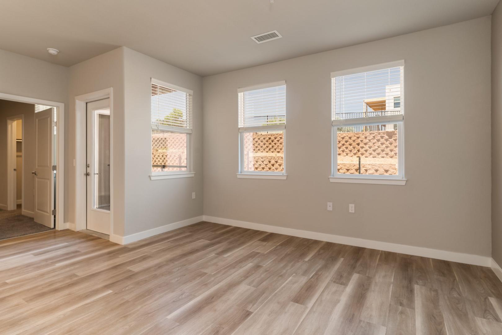 https://cdn.rentalbeast.com/listings/10510147_1729762789256.jpg.rbm