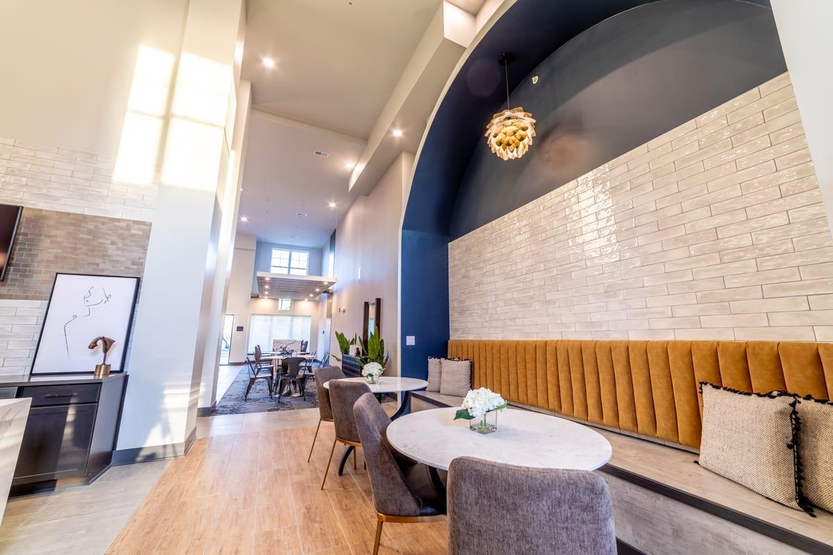https://cdn.rentalbeast.com/listings/10533714_1730104512614.jpg.rbm
