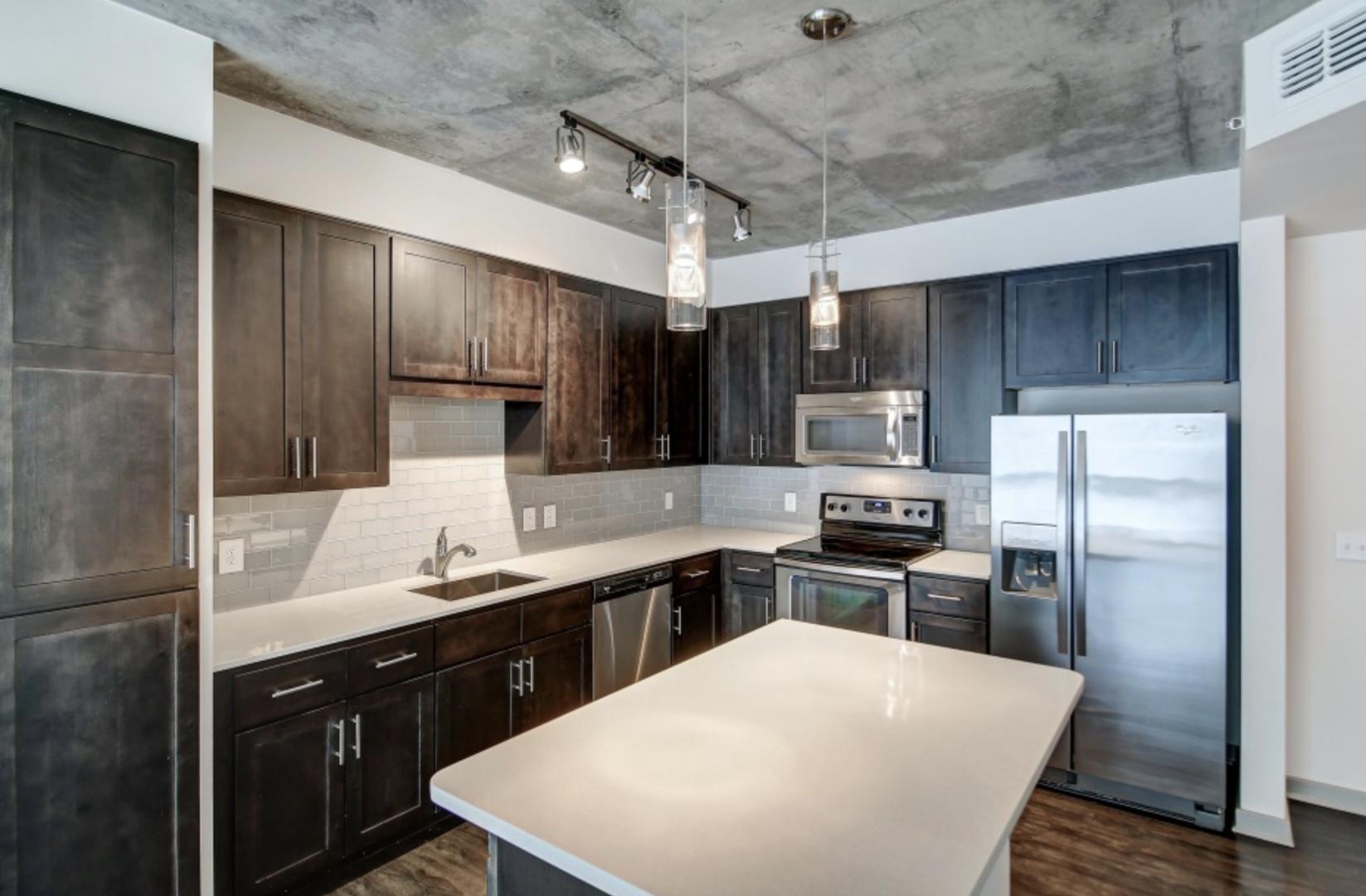 https://cdn.rentalbeast.com/listings/10538738_1730195807783.jpg.rbm
