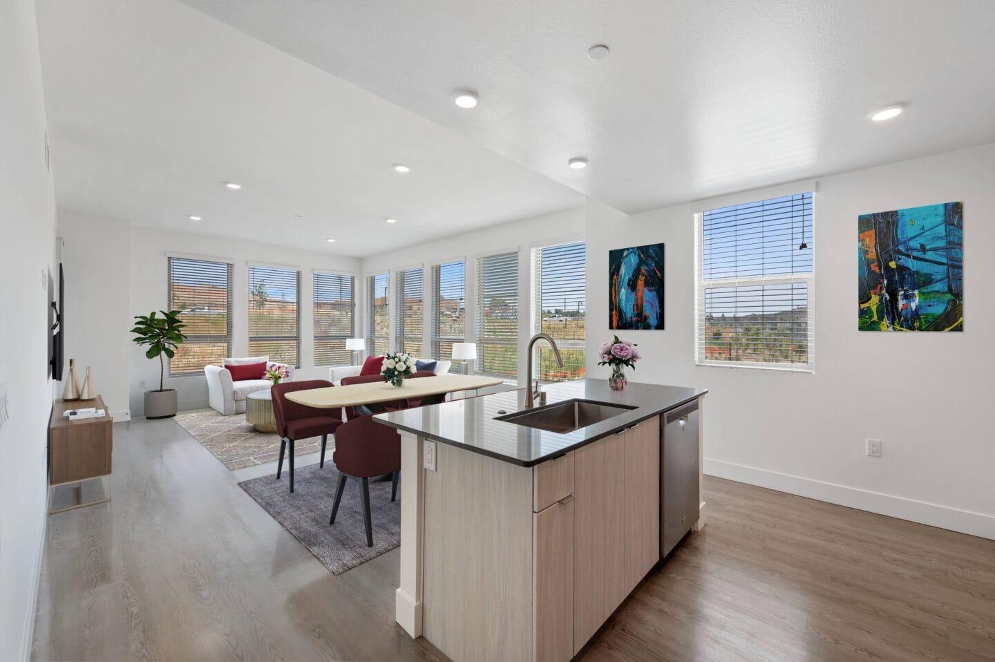 https://cdn.rentalbeast.com/listings/10559418_1737447278263.jpg.rbm