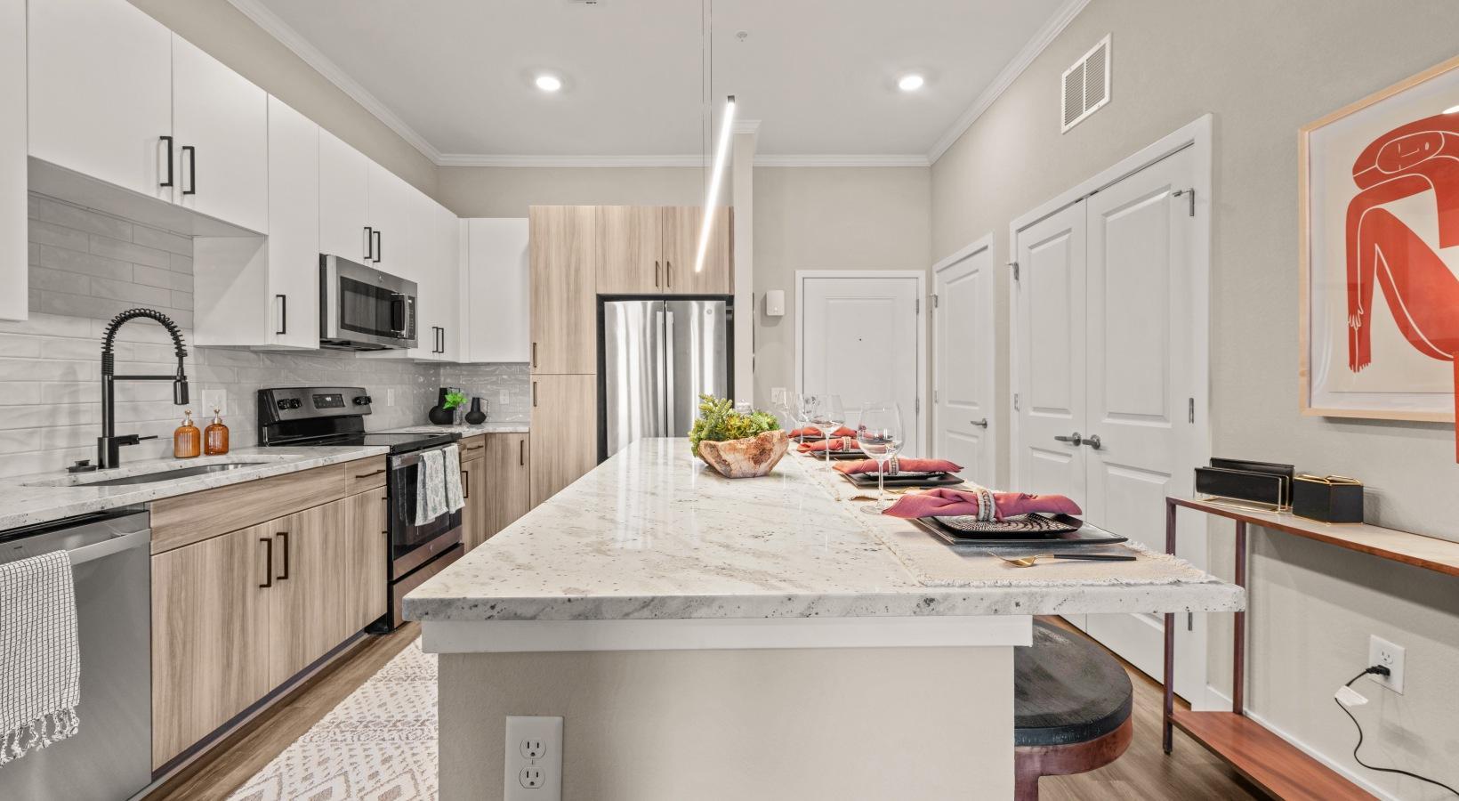 https://cdn.rentalbeast.com/listings/10583926_1730872716931.jpg.rbm