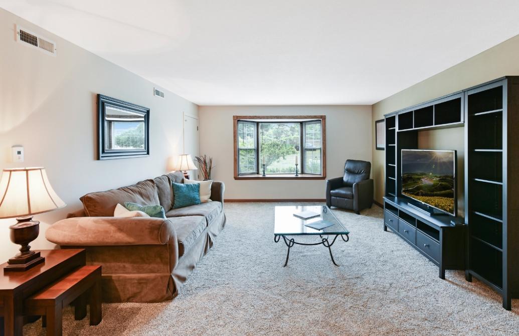https://cdn.rentalbeast.com/listings/10588680_1730953233024.jpg.rbm