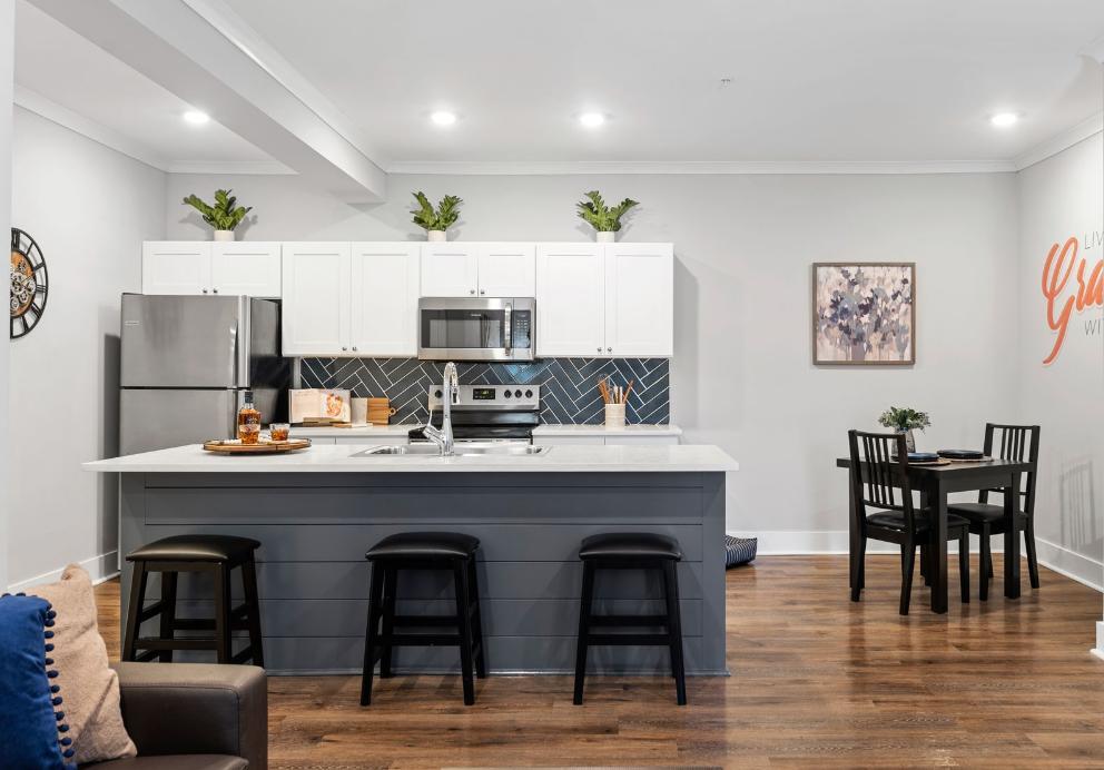 https://cdn.rentalbeast.com/listings/10615092_1731324458814.jpg.rbm