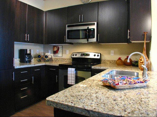 https://cdn.rentalbeast.com/listings/10695713_1732611665601.jpg.rbm