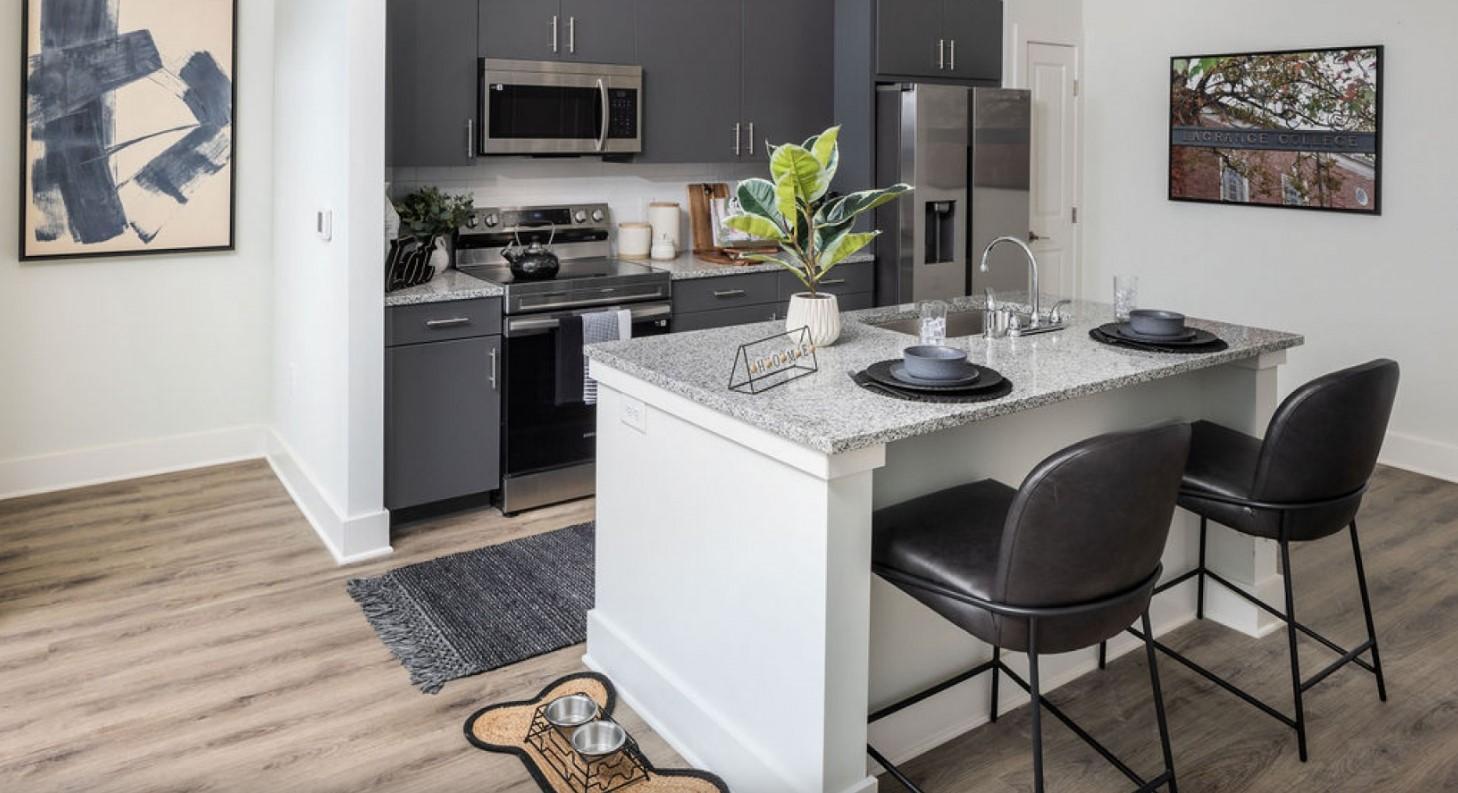 https://cdn.rentalbeast.com/listings/10707688_1732788142795.jpg.rbm