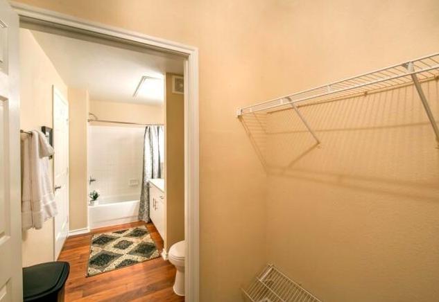 https://cdn.rentalbeast.com/listings/10713382_1732857541199.jpg.rbm