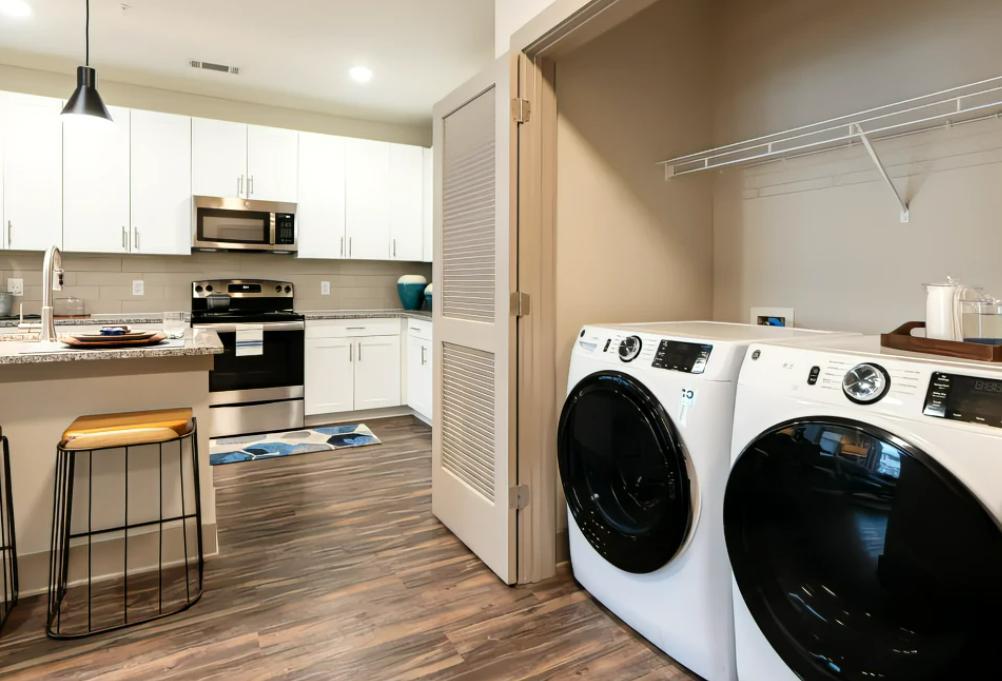 https://cdn.rentalbeast.com/listings/10713434_1732858083332.jpg.rbm