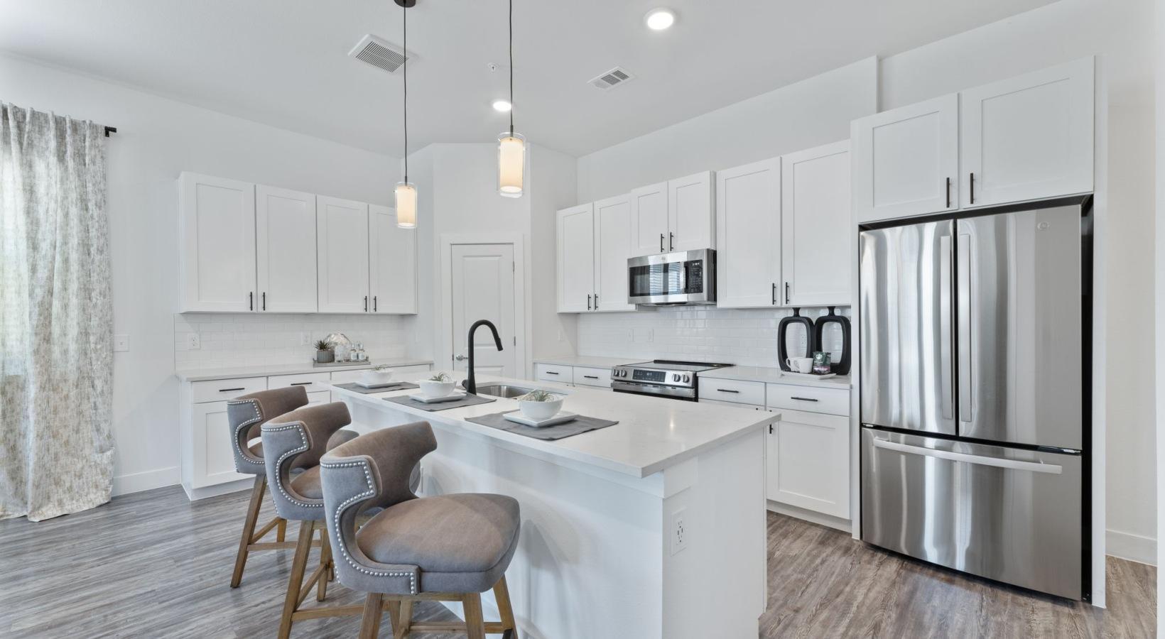 https://cdn.rentalbeast.com/listings/10737671_1733378424416.jpg.rbm