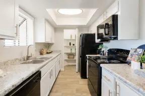 https://cdn.rentalbeast.com/listings/10738980_1733398986331.jpg.rbm