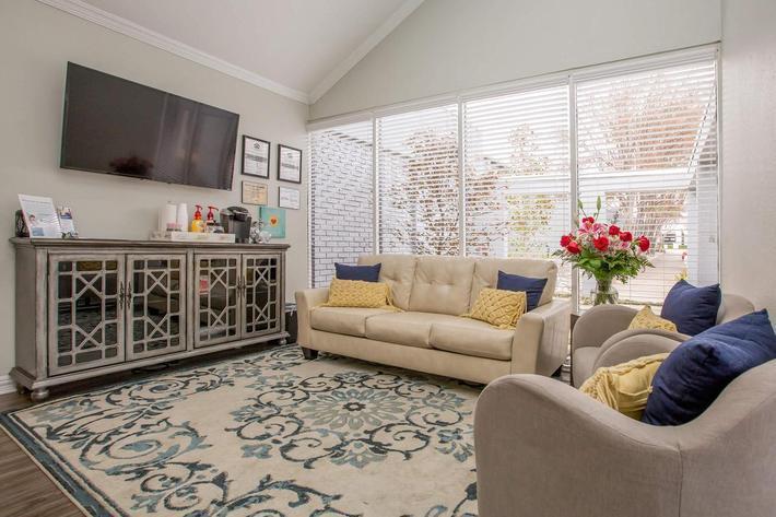 https://cdn.rentalbeast.com/listings/10764831_1733828394610.jpg.rbm