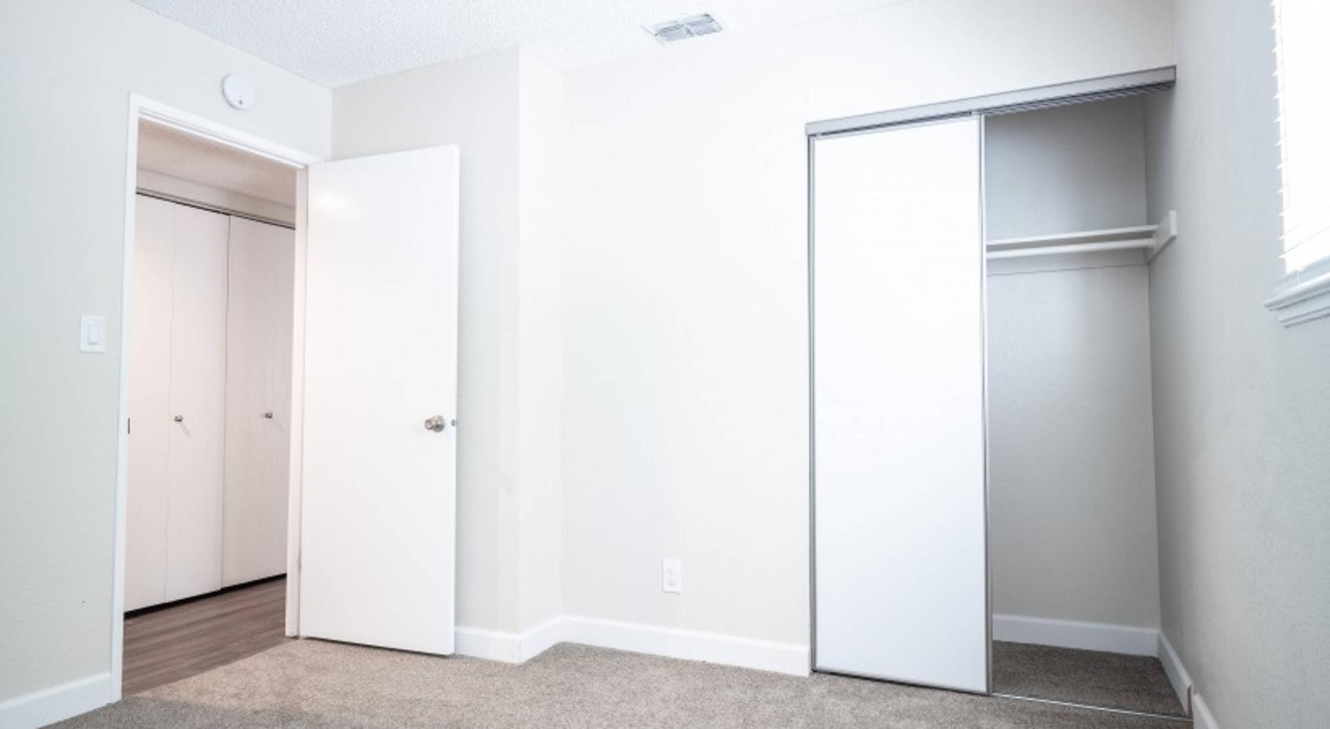 9364 Ridgeside Ln #9310RS - 2,445USD / month