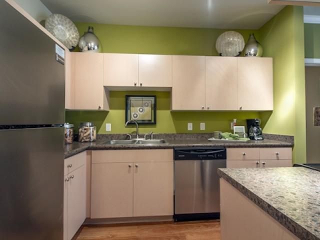 https://cdn.rentalbeast.com/listings/10807857_1734518737143.jpg.rbm