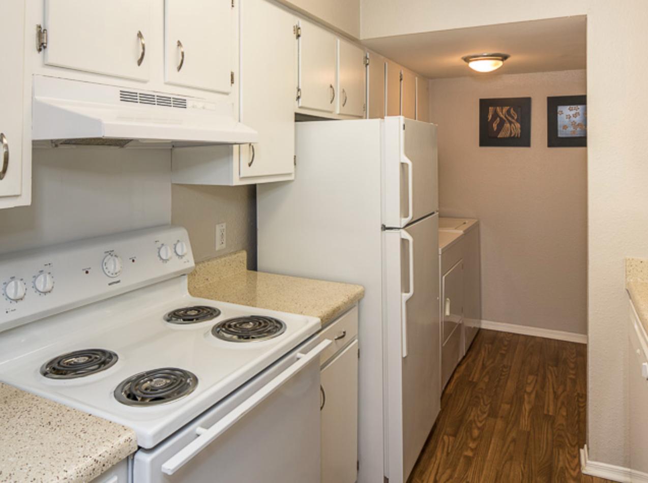 https://cdn.rentalbeast.com/listings/10828745_1734697903286.jpg.rbm
