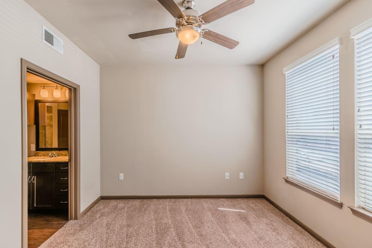 https://cdn.rentalbeast.com/listings/1084418_1723576232005.jpg.rbm