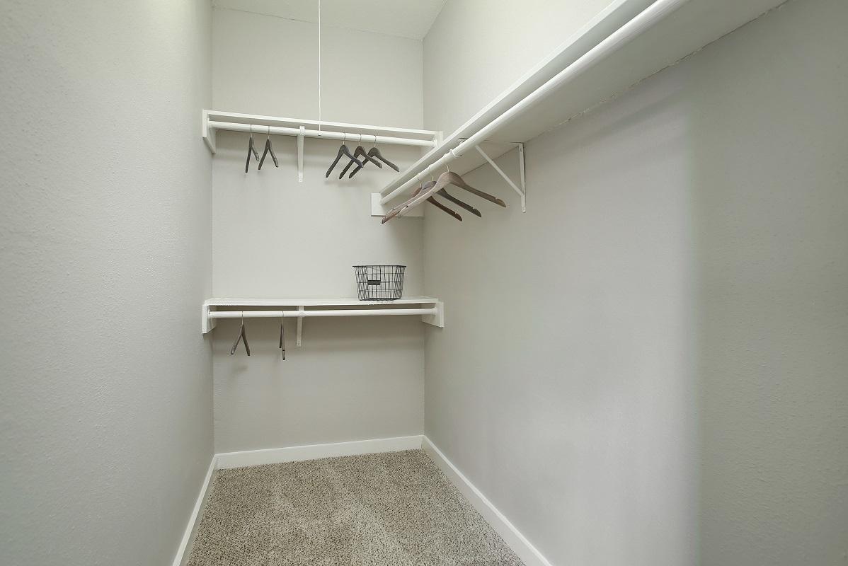 https://cdn.rentalbeast.com/listings/10851549_1735116995160.jpg.rbm