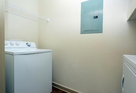 https://cdn.rentalbeast.com/listings/10872289_1735633927598.jpg.rbm