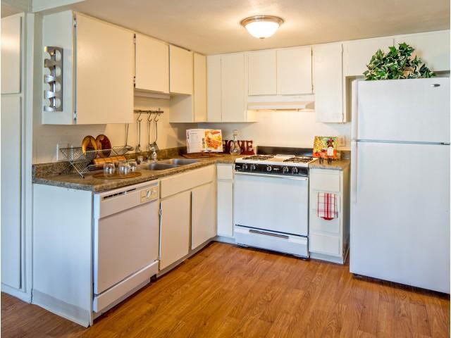 https://cdn.rentalbeast.com/listings/10872475_1735645189832.jpg.rbm
