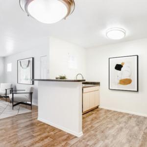 https://cdn.rentalbeast.com/listings/10904340_1736187505944.jpg.rbm