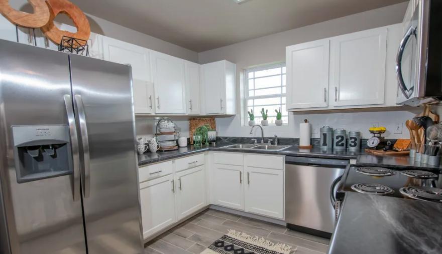 https://cdn.rentalbeast.com/listings/10906742_1736233915376.jpg.rbm