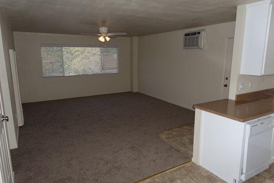 https://cdn.rentalbeast.com/listings/10923566_1736431973860.jpg.rbm