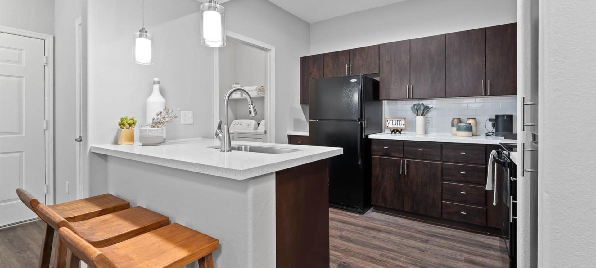 https://cdn.rentalbeast.com/listings/10968200_1737088723805.jpg.rbm