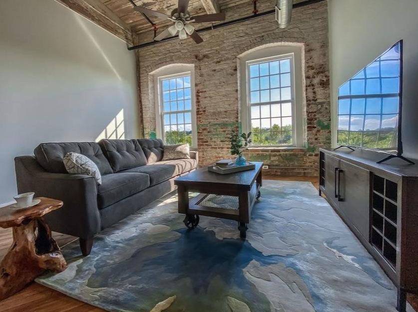https://cdn.rentalbeast.com/listings/10985952_1737362536937.jpg.rbm