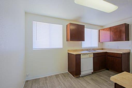 https://cdn.rentalbeast.com/listings/10995737_1737526655396.jpg.rbm