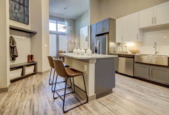 https://cdn.rentalbeast.com/listings/11038558_1738210184700.jpg.rbm