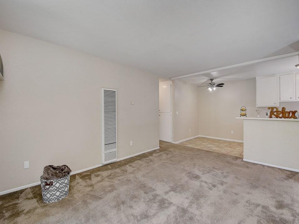 https://cdn.rentalbeast.com/listings/11044273_1738306289303.jpg.rbm