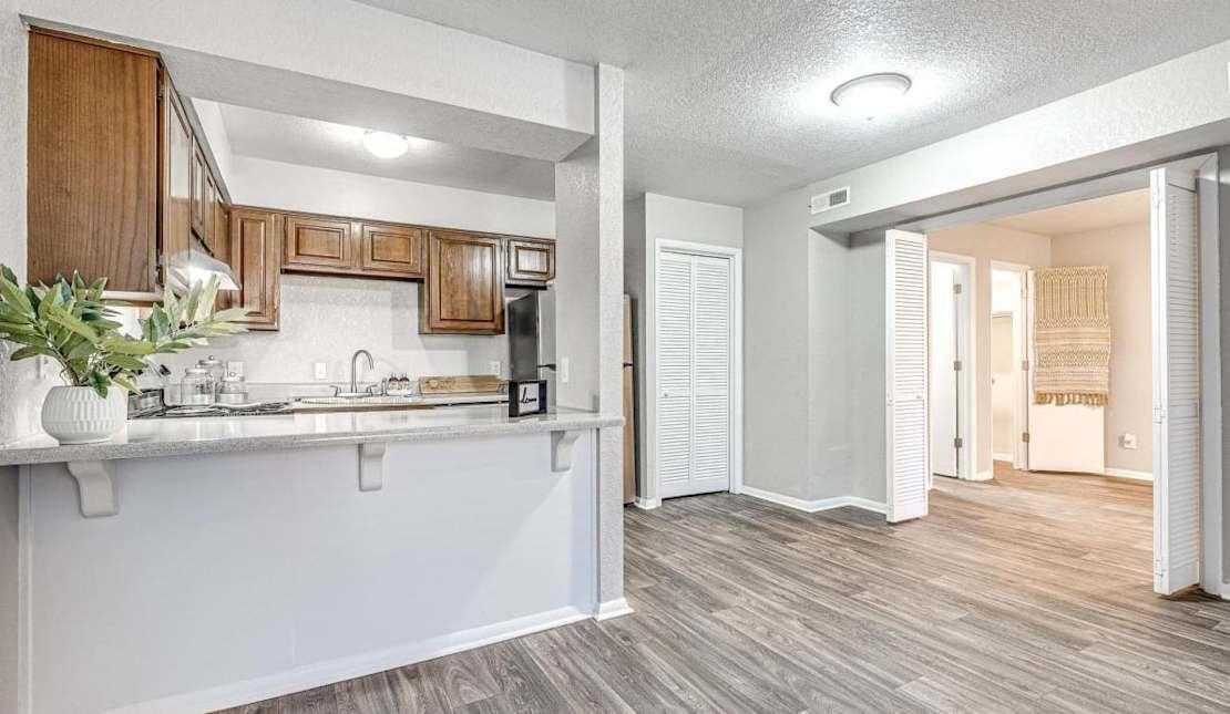 https://cdn.rentalbeast.com/listings/11044805_1738321428788.jpg.rbm