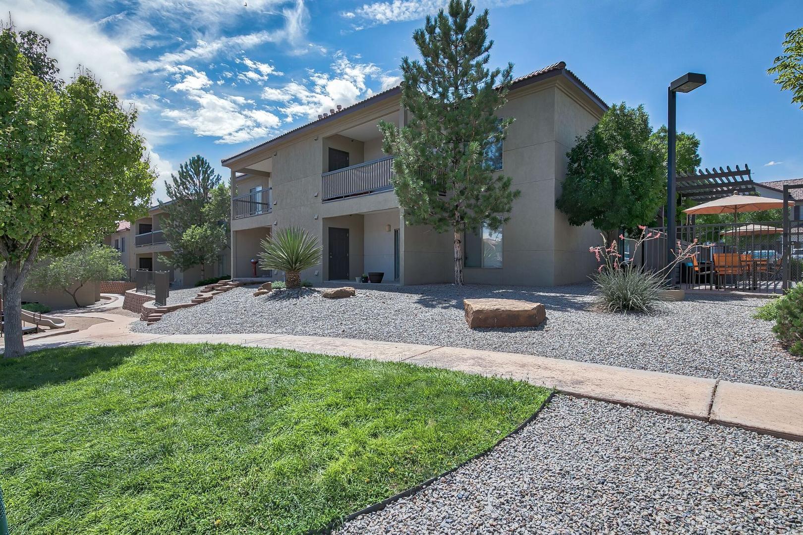 https://cdn.rentalbeast.com/listings/11061795_1738571621205.jpg.rbm